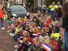 Britse bevrijdingskolonne in Mierlo.